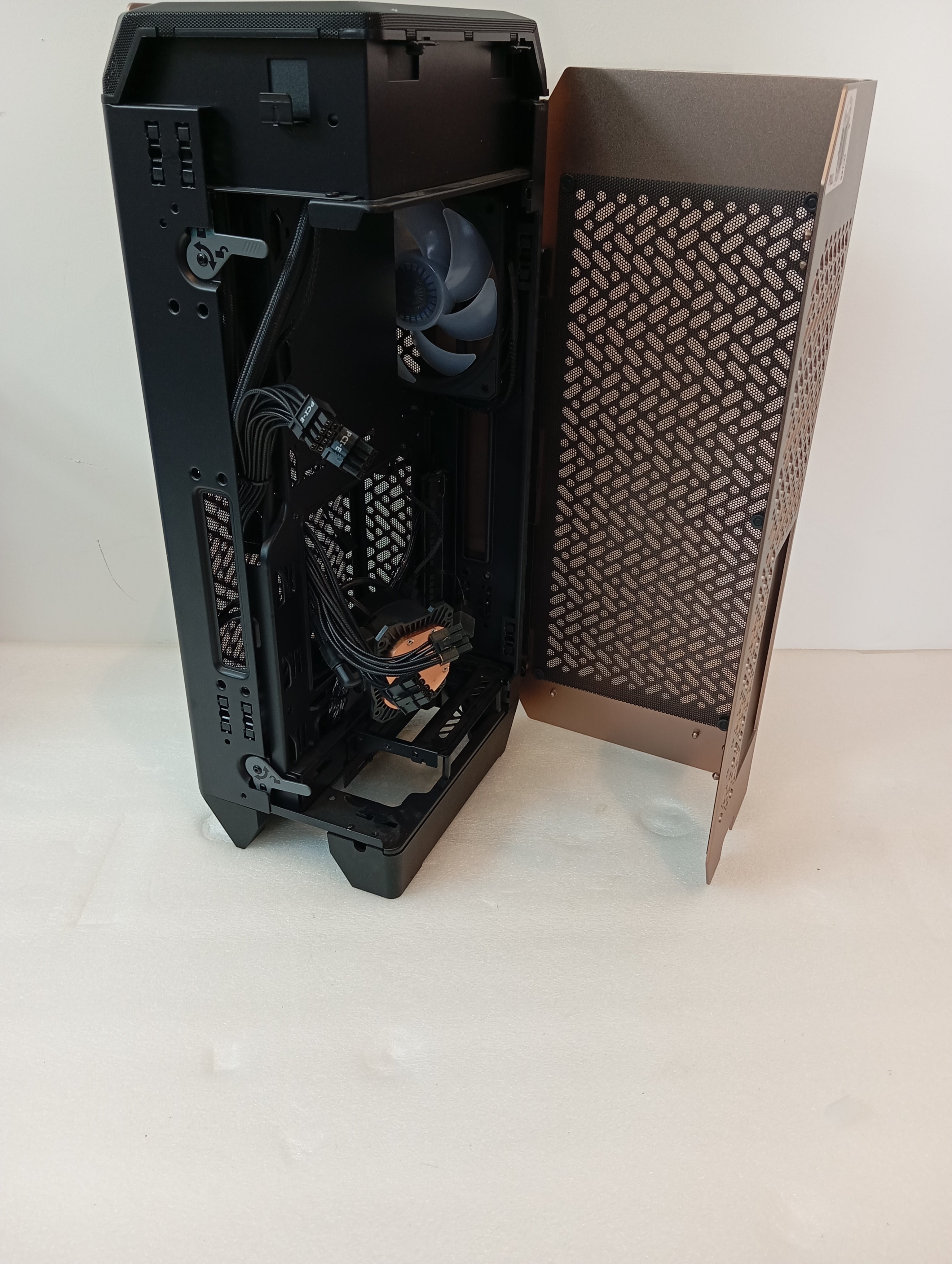 Refurbished Cooler Master Ncore 100 MAX - Brons Refurbished Cooler Master Ncore 100 MAX - Brons